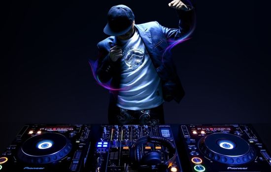 Você já ouviu falar de algum aplicativo para se tornar um DJ profissional?