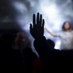 Ouça músicas gospel sem pagar e sem internet