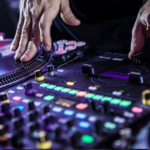 Transforme seu celular em uma mesa de DJ