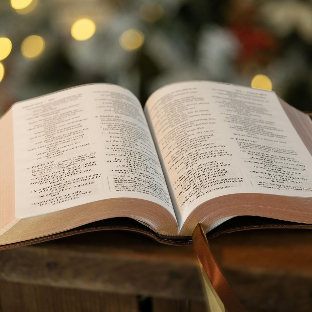 Aplicativos de dicionário bíblico que me ajudaram a entender a Palavra de Deus e mudaram minha maneira de estudar e entender a Bíblia.